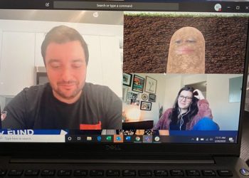 Activa un filtro sin querer durante videoconferencia y pasa la reunión ‘convertida’ en patata