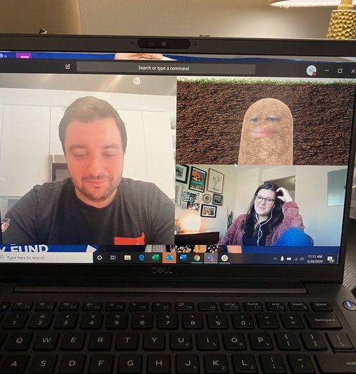 Activa un filtro sin querer durante videoconferencia y pasa la reunión ‘convertida’ en patata