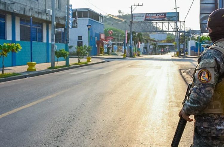 Así amaneció el Puerto de La Libertad tras el cerco sanitario desplegado por las autoridades
