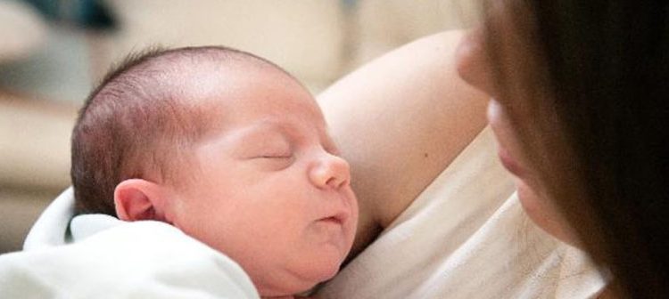 Salvadoreña y su bebé vencen al coronavirus y se recuperan en New York