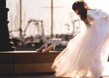 Novia tóxica enloquece y abandona su boda al ver bailar a su esposo con su suegra