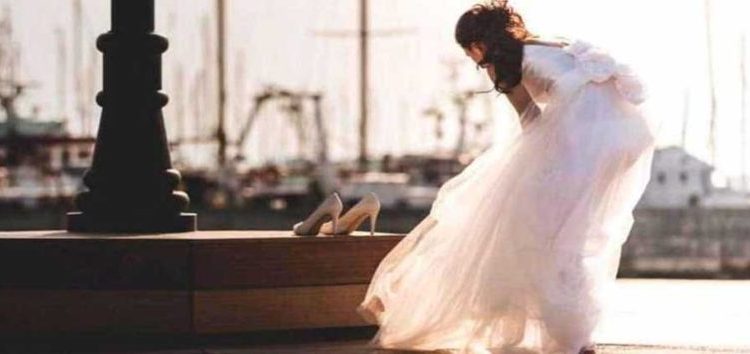 Novia tóxica enloquece y abandona su boda al ver bailar a su esposo con su suegra