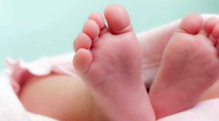 Padres nombran a sus hijos gemelos Corona y Covid, nacidos en plena emergencia por el coronavirus