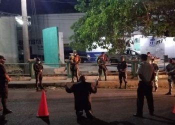 Agentes policiales y soldados se suman a oración contra el coronavirus