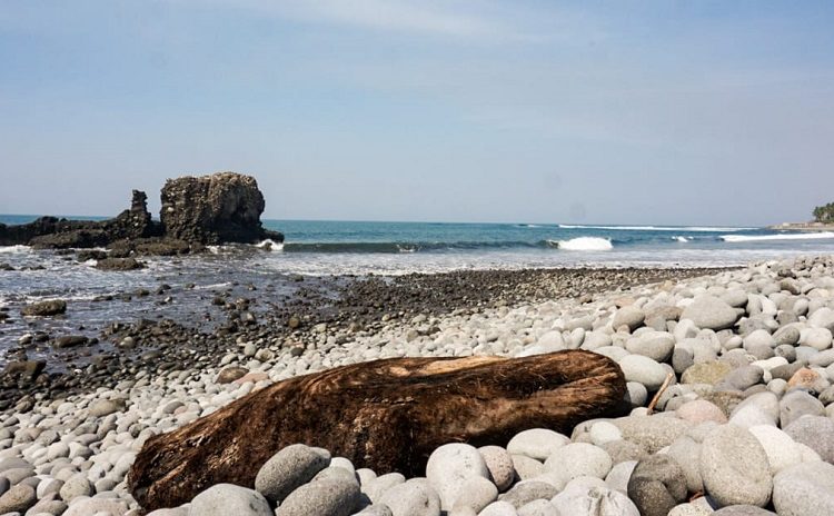 Así lucen las populares playas salvadoreñas en esta Semana Santa