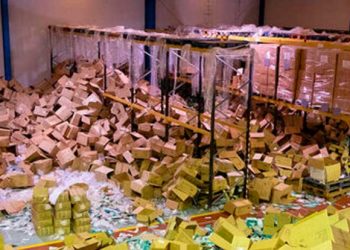 Roban mascarillas y otros productos médicos valorados en más de 5,000,000 de dólares en una bodega de España