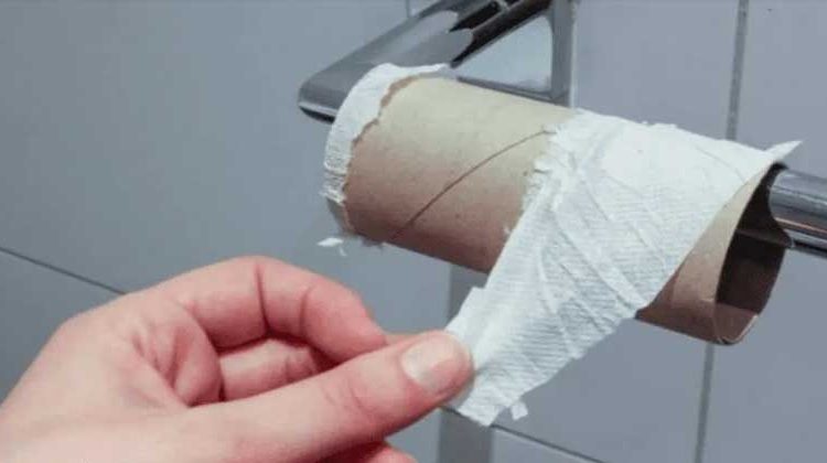 Joven golpeó salvajemente a su madre porque le escondía el papel higiénico y acabó detenido