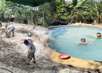 Familia salvadoreña decide construir una piscina para refrescarse en cuarentena