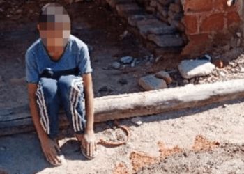 Tenía que hacer la tarea con lo que tuviera en casa y conmovió a toda la comunidad