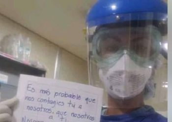 Cansada de la discriminación contra personal de salud por el Covid-19, enfermera responde con este mensaje