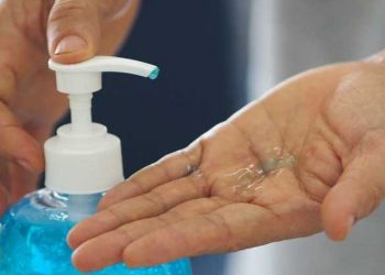 EUA: Mueren tres personas por beber desinfectante de manos