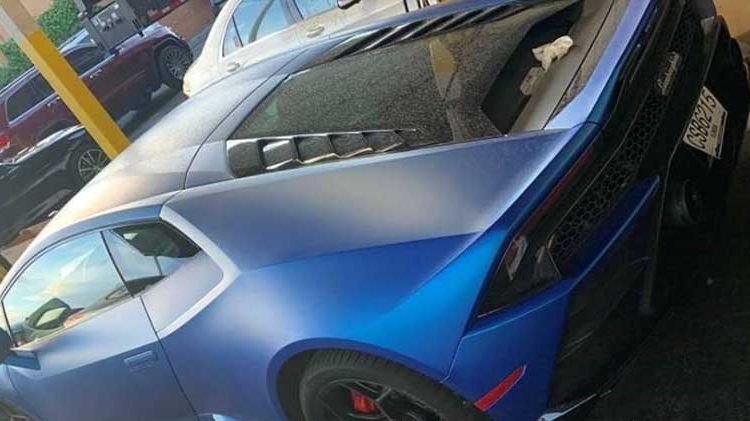 Un hombre en Florida se gastó la ayuda federal del COVID-19 por comprar un Lamborghini