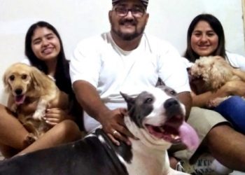 Familia de buen corazón adopta a Zeus, un perro que por años fue maltratado por sus anteriores dueños