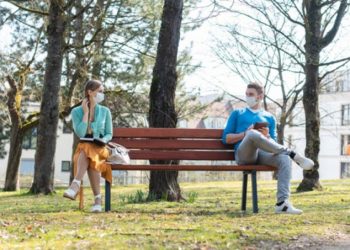 ¿Por qué nos cuesta tanto guardar la distancia social?