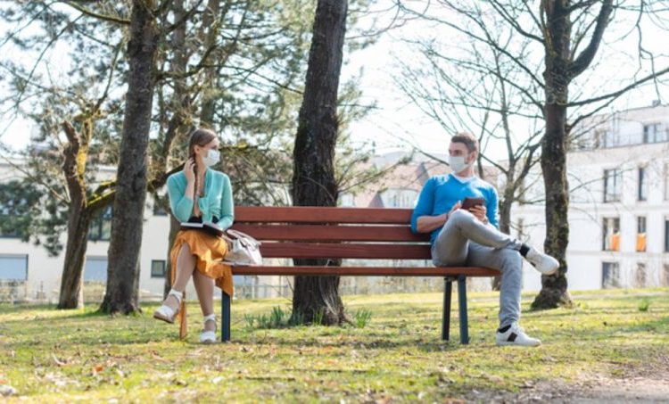 ¿Por qué nos cuesta tanto guardar la distancia social?