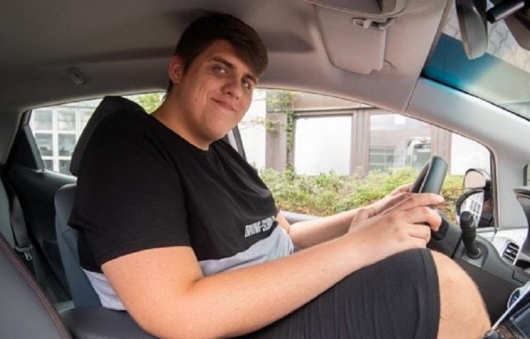 La historia del joven alemán de 2,24 metros al que llamaban «bebé gigante»
