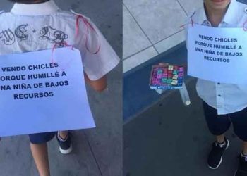 En México, padres ponen a vender dulces a su hijo porque humilló a una niña que recogía plástico para recolectar dinero