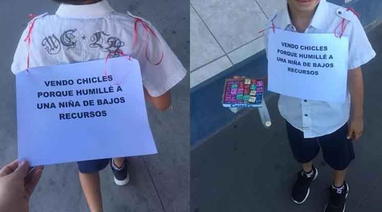 En México, padres ponen a vender dulces a su hijo porque humilló a una niña que recogía plástico para recolectar dinero