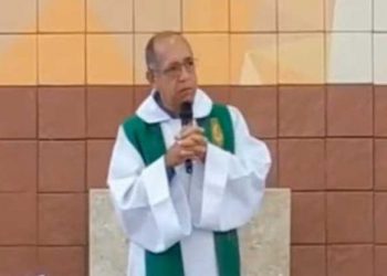 Sacerdote desea la muerte de fieles que no acuden a misa durante pandemia