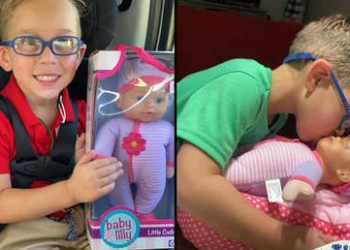 Un niño pide de regalo una muñeca para «ser un gran padre» y conmueve a los internautas