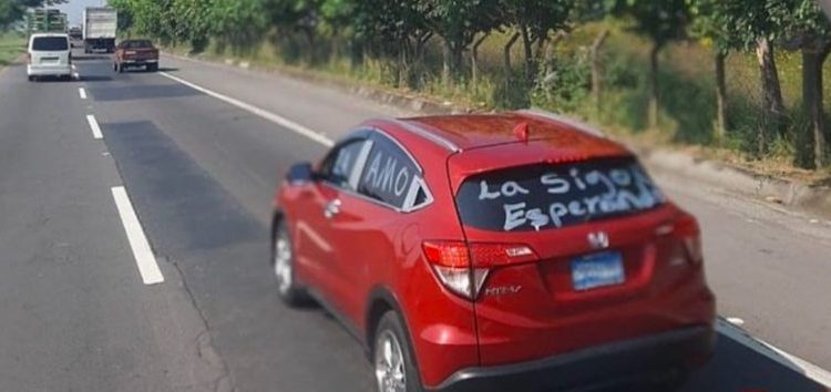 Salvadoreño no se resigna a perder al amor de su vida y le envía este mensaje