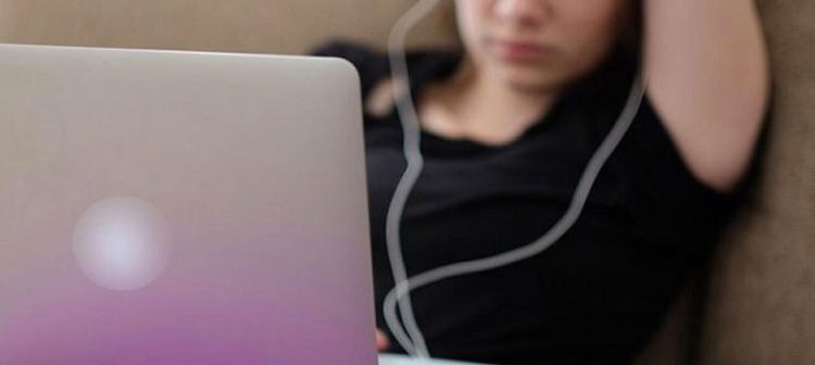 Menor de edad conoce a un tipo vía Facebook y termina siendo abusada con engaño