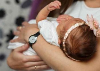 Luego de 14 varones e intentar por varias décadas, pareja por fin le da la bienvenida a su anhelada niña