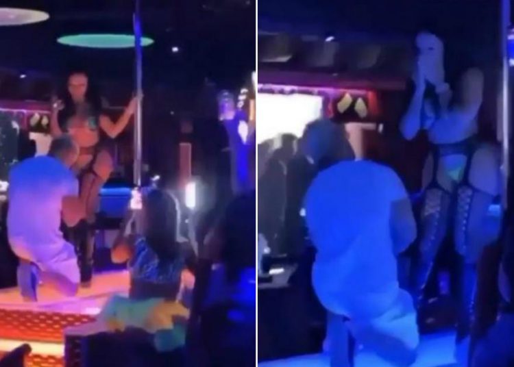 Le pide matrimonio a su novia en club de striptease