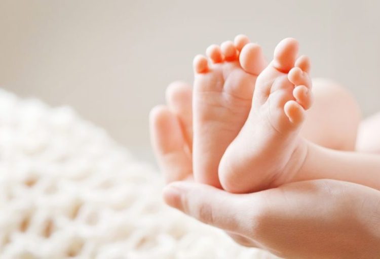 Su padre se casó con su exnovio y decidió donar sus óvulos para que puedan ser padres