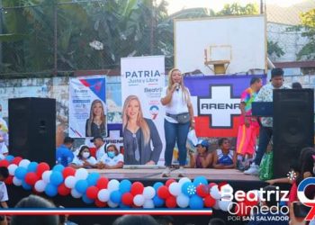 Gilberto Amador y Beatríz Olmedo llevaron el show de Cocolito en Apopa
