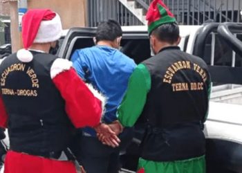 Policías disfrazados de “Papa Noel” y un “Elfo” capturan traficantes de drogas