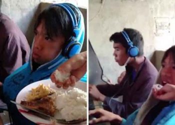Madre le da de comer en la boca a su hijo adicto a los videojuegos