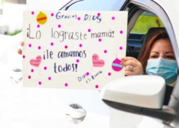 Con este mensaje, hija recibe a su madre tras salir del Hospital El Salvador y vencer el COVID-19