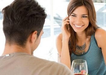 Señales no verbales para saber si le gustas a esa persona