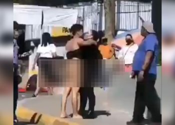 Sujeto sorprende a su novia y la llega a traer sin ropa al trabajo en Zacatecoluca
