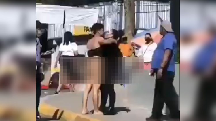 Sujeto sorprende a su novia y la llega a traer sin ropa al trabajo en Zacatecoluca