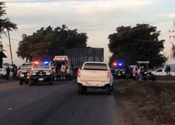 Hombre fallece al accidentarse y mientras particulares se acercaron a la escena, todos fueron arrollados por un conductor ebrio