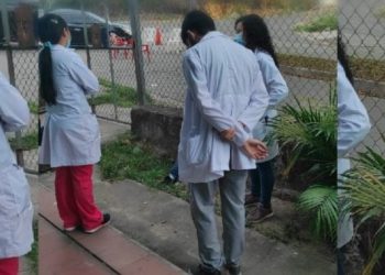 Con una oración, equipo especializado se encomienda al creador antes de realizar pruebas Covid-19