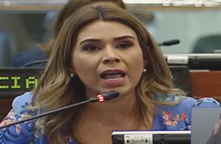 Diputada Marcela Villatoro se queja porque nadie le da “like” a sus publicaciones