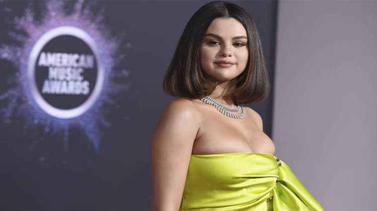 Selena Gómez se dirige a los salvadoreños y los invita a escuchar su más reciente tema musical