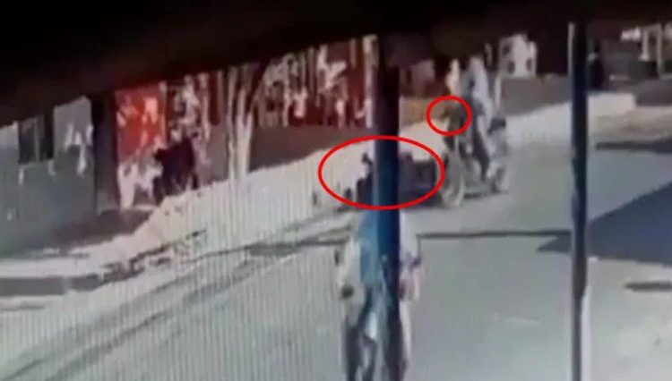 Momento exacto en que sicarios asesinan a expolicía