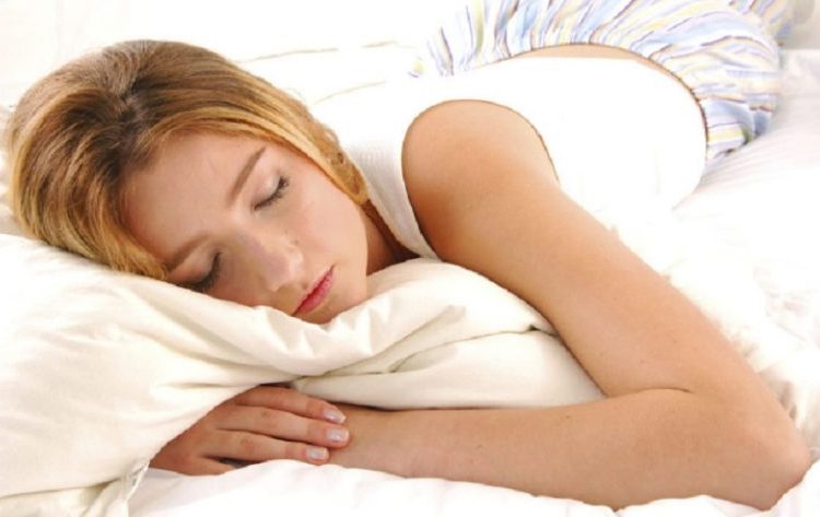 ¿Qué comer para conciliar el sueño y dormir mejor?