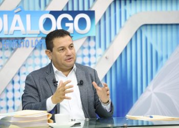 Ministro Rolando Castro se compromete con familia doliente ante fallecimiento de trabajador que hará todo lo posible para que empresa “responda cómo debe ser”