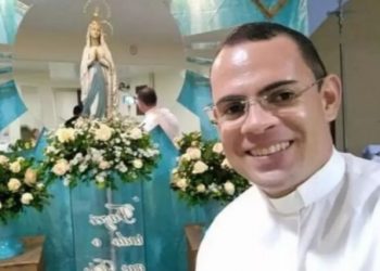Sacerdote fallece ahogado por salvarle la vida a niño y una mujer