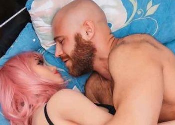 Así es la vida del hombre “pansexual” tras haberse casado con una muñeca de plástico