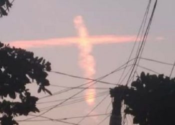 Cruz se forma en el cielo y es visible en el departamento de Usulután