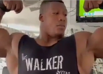 “Neckzila” y tiene el cuello más grande y fuerte del mundo
