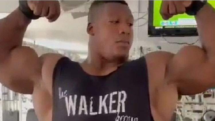 “Neckzila” y tiene el cuello más grande y fuerte del mundo