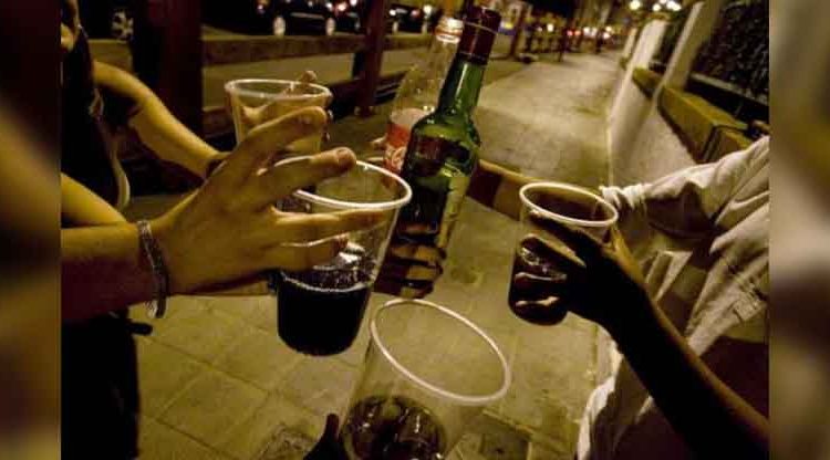 Francia prohibirá tomar alcohol en la vía pública como una de las medidas para frenar contagios de Covid-19
