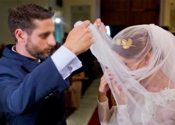 Hombre se casa cuatro veces con la misma mujer y se divorcia tres en 37 días